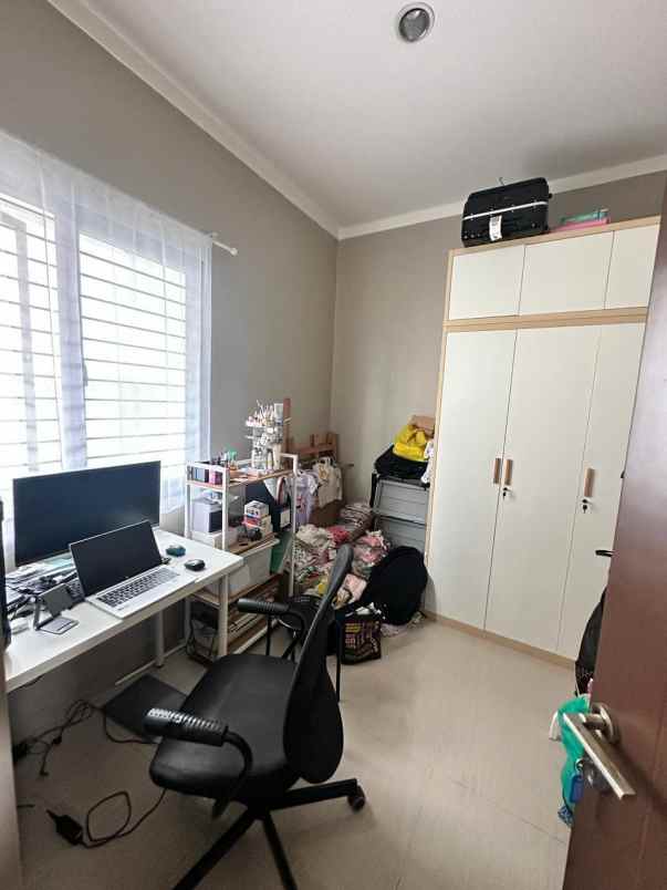 rumah terawat lokasi strategis dekat bintaro ciputat