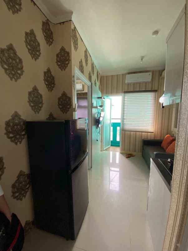 sewa apartemen 2 kamar furnish di green pramuka city