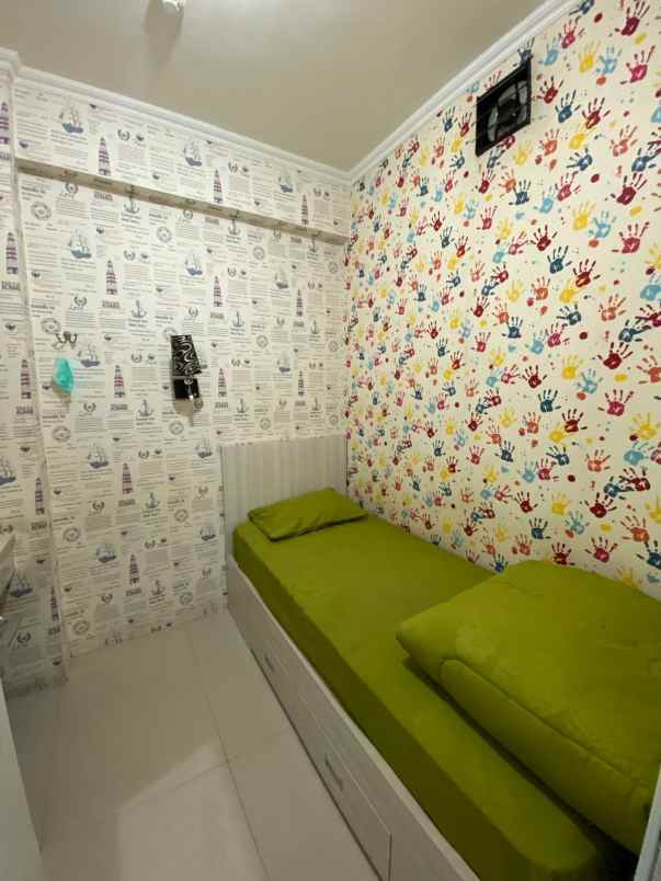 sewa apartemen 2 kamar furnish di green pramuka city