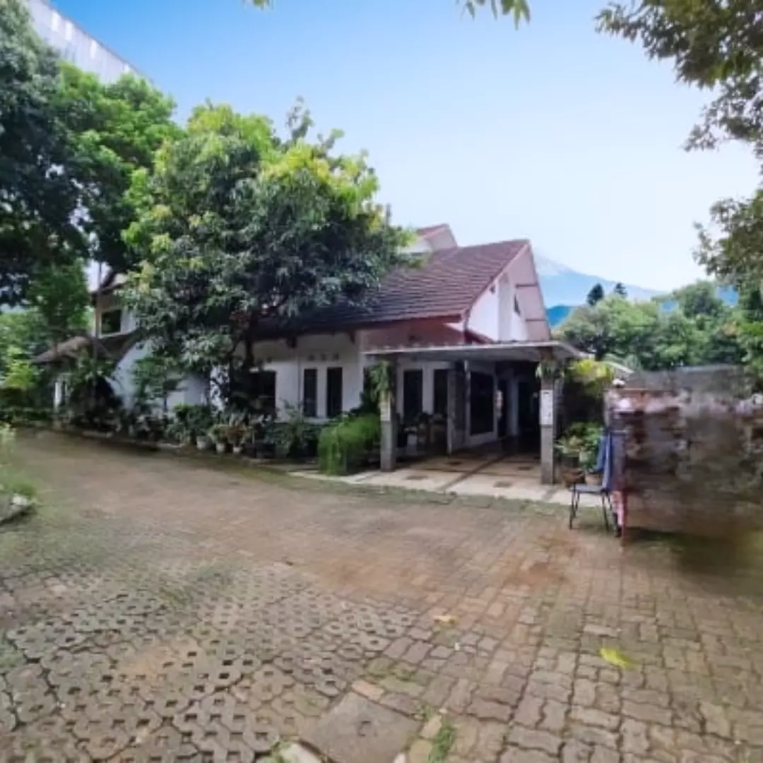 tanah 1090m2 2 unit rumah di cilandak