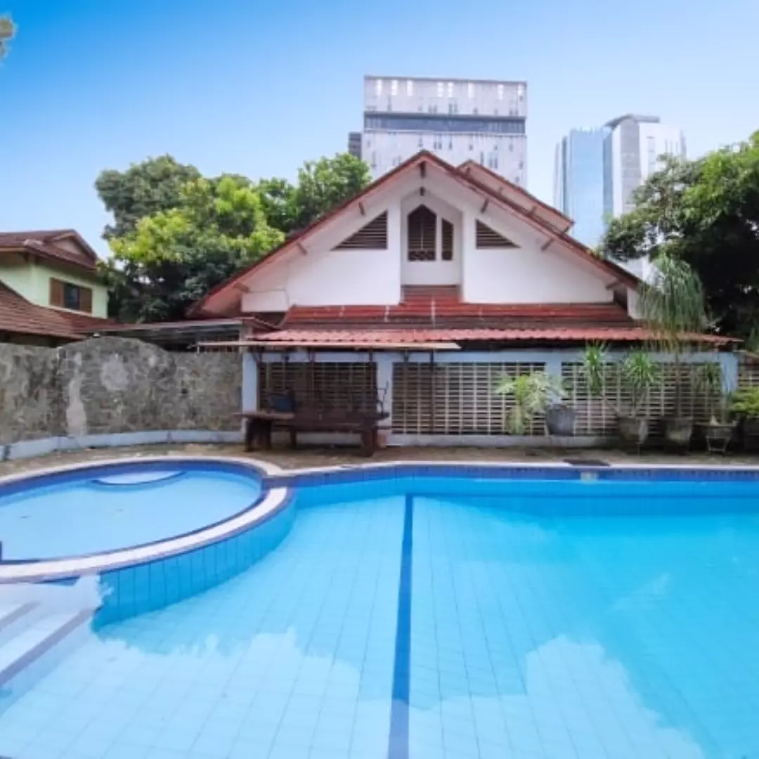 tanah 1090m2 2 unit rumah di cilandak