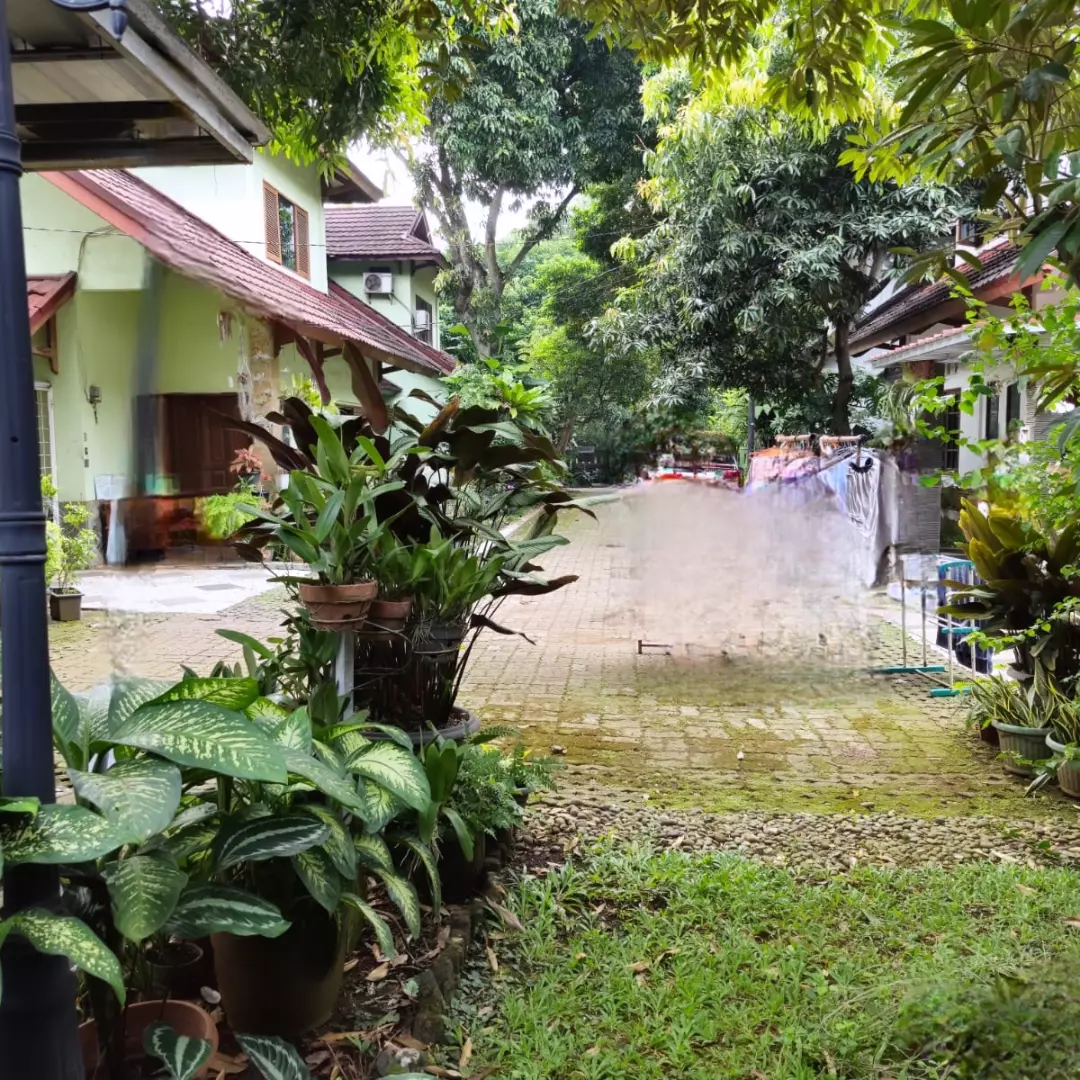 tanah 1090m2 2 unit rumah di cilandak