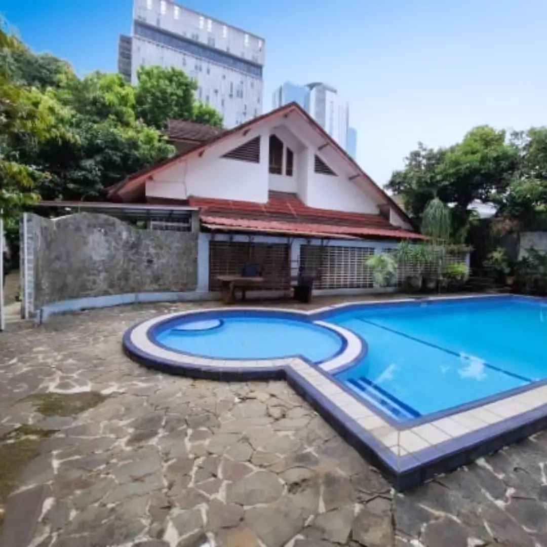 tanah 1090m2 2 unit rumah di cilandak