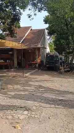 tanah bondowoso jalan utama bisa untuk 3 mobil