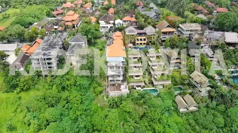 tanah jalan raya campuhan