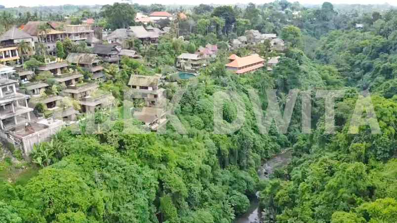 tanah jalan raya campuhan