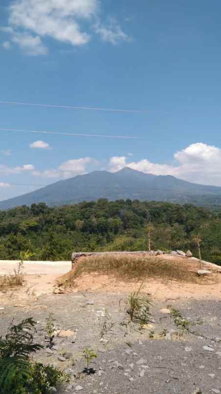 tanah view pegunungan di gunungpati kota semaran