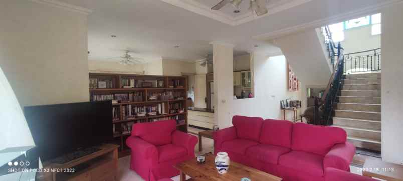 vila sentul dijual murah luas tanah besar