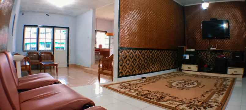 villa alamat jalan cisarua km 80