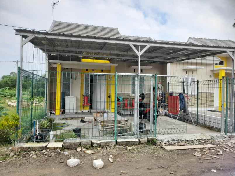 villa jl dawarblandong kelurahan