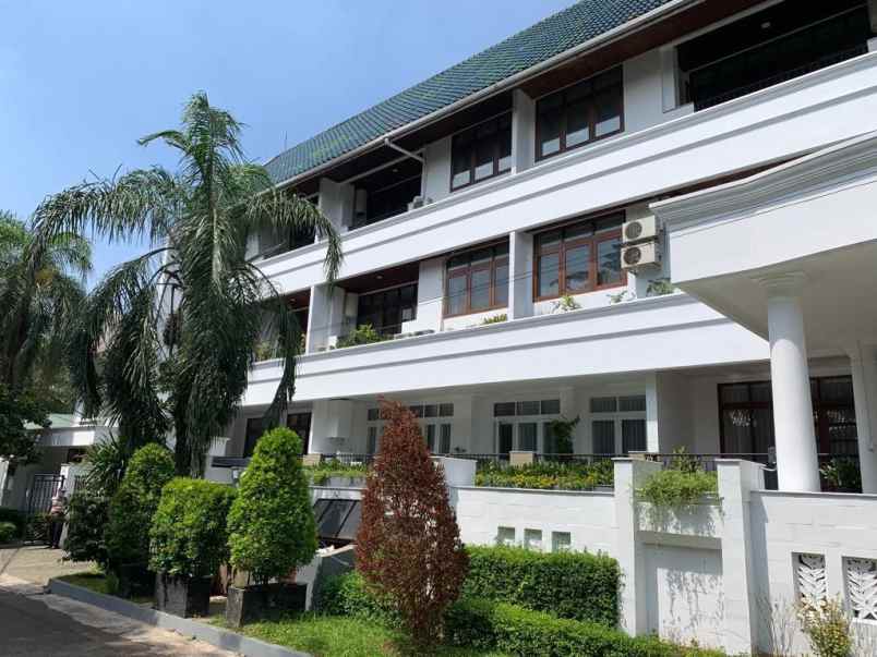 wijaya executive mansion melawai kebayoran baru