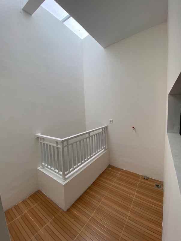 900 jt an rumah premium di sawangan depok