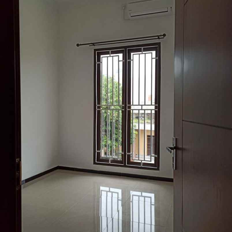 900 jt an rumah premium di sawangan depok