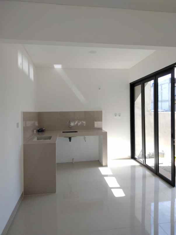 900 jt an rumah premium di sawangan depok