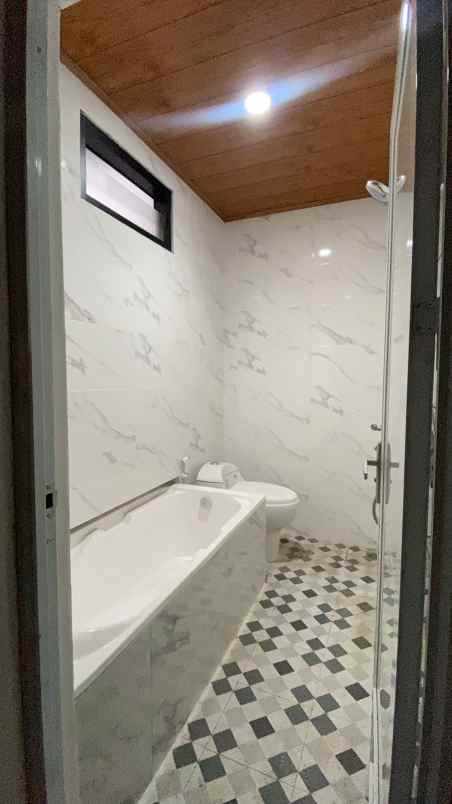 900 jt an rumah premium di sawangan depok