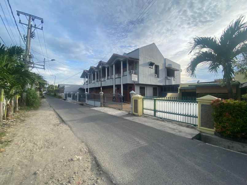 dijual 2 ruko 2 1 2 lantai medan amplas kota medan