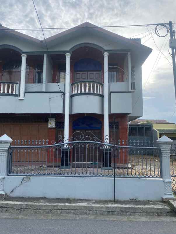 dijual 2 ruko 2 1 2 lantai medan amplas kota medan