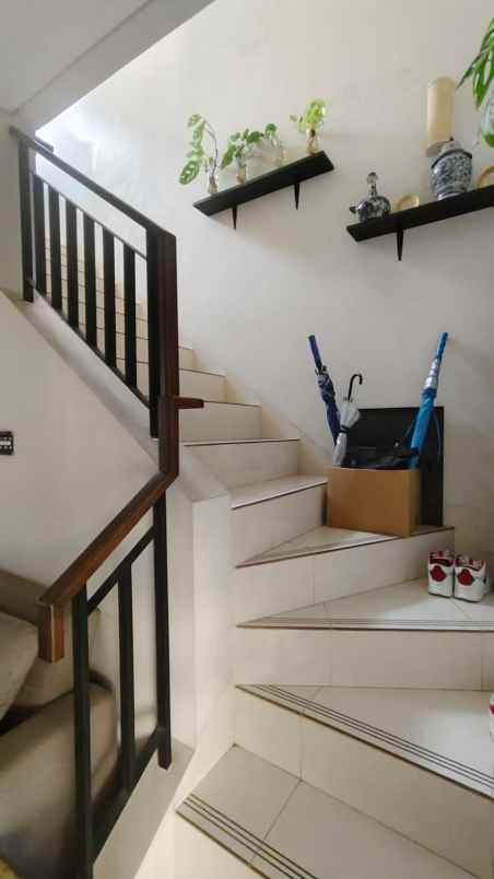 dijual cepat rumah cantik lokasi dikawasan bsd
