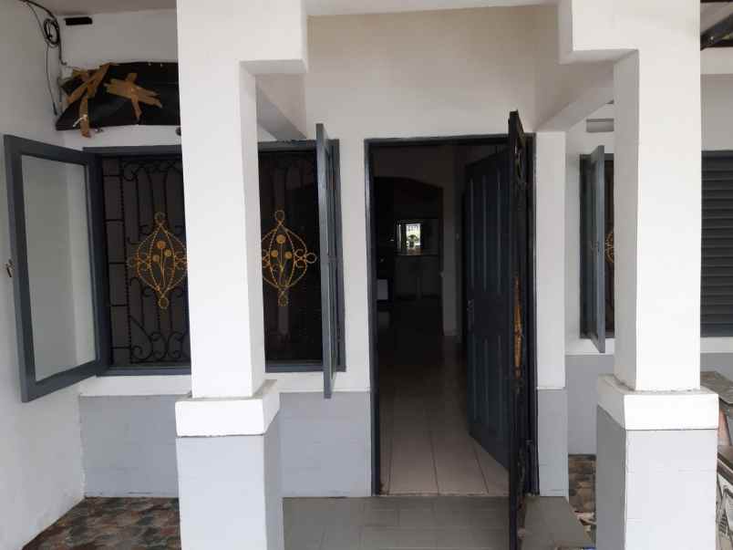 dijual disewakan rumah di raffles hills cibubur