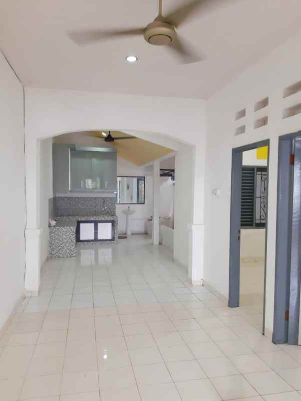 dijual disewakan rumah di raffles hills cibubur
