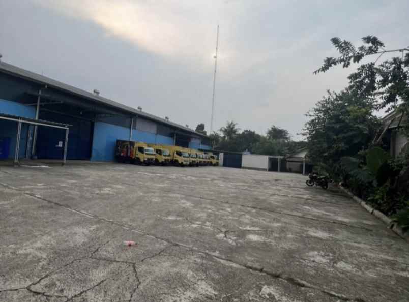 dijual gudang di jalan raya tapos kota depok strategis