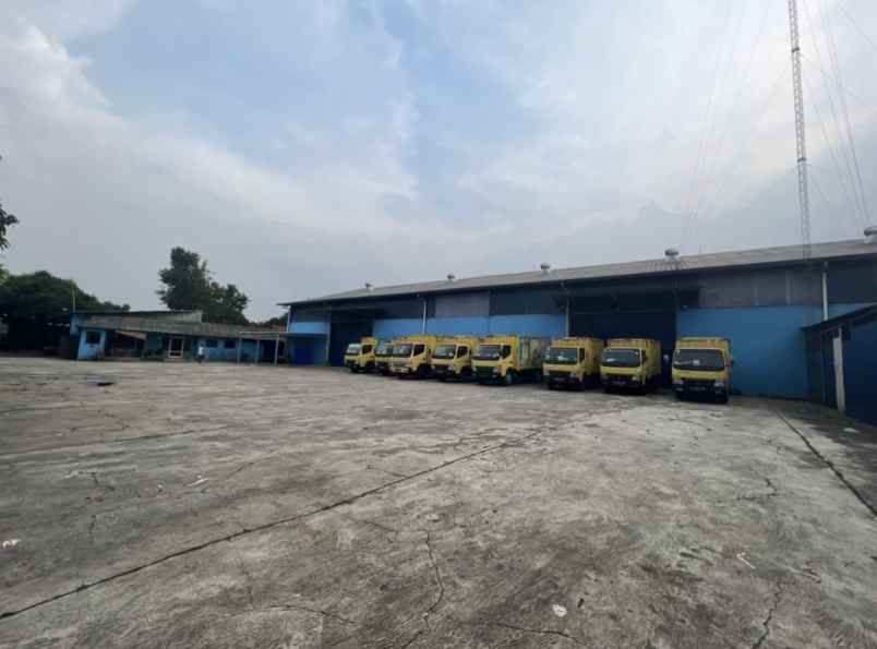 dijual gudang di jalan raya tapos kota depok strategis