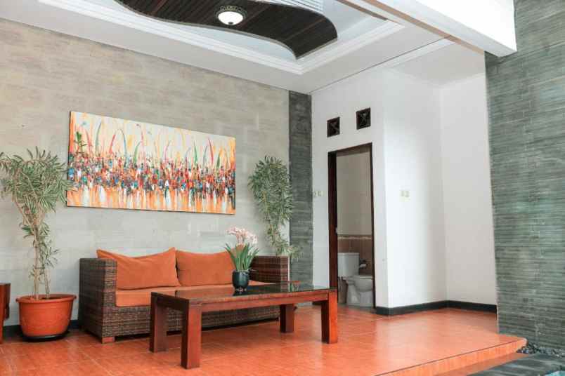 dijual hotel jl shri lakshmi legian kec