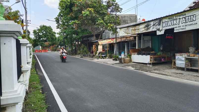 dijual kios strategis murah timur pasar legi solo