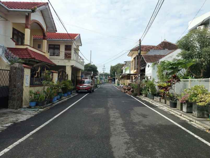 dijual kost bunga bunga suhat