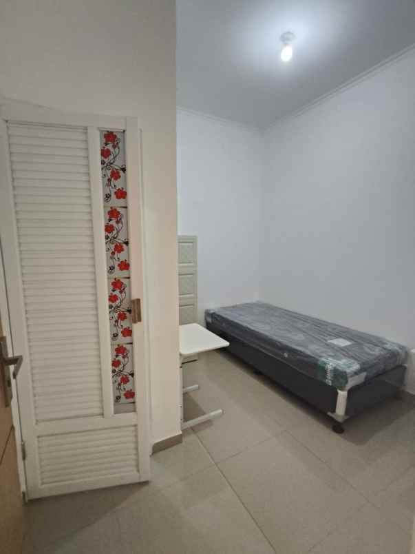 dijual kost caringin