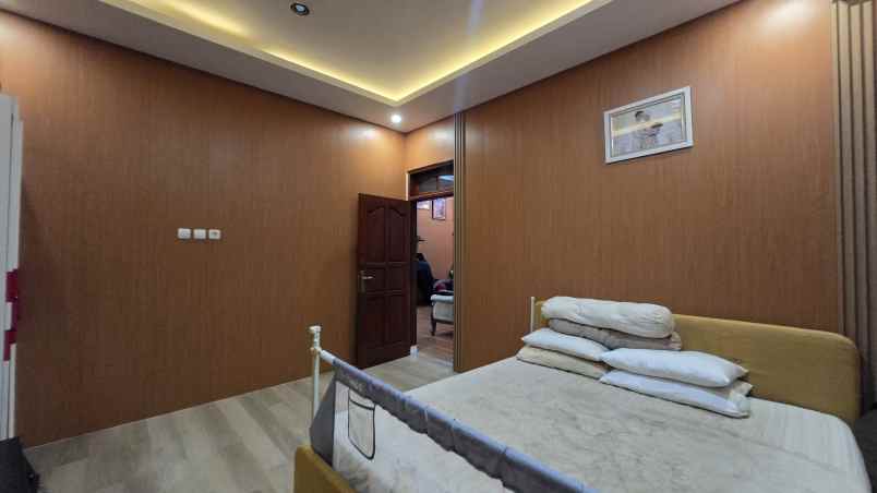 dijual kost jl anggrek kec palmerah