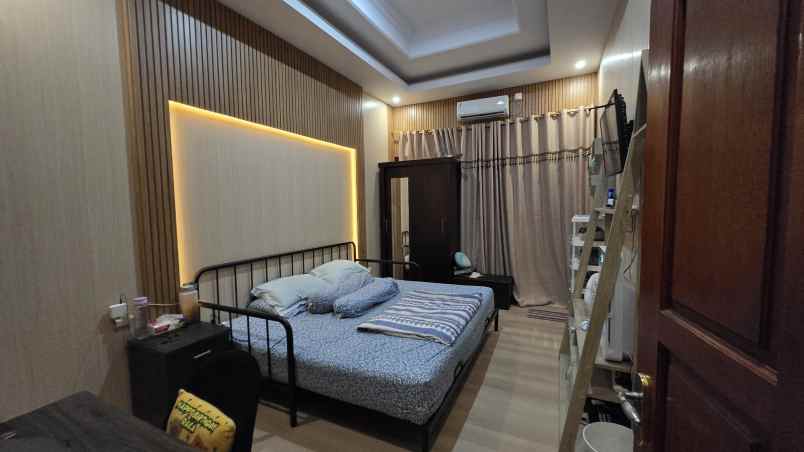 dijual kost jl anggrek kec palmerah