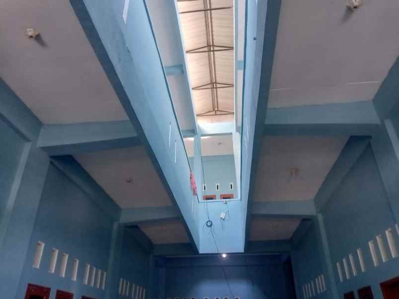 dijual kost jl manyar sakti