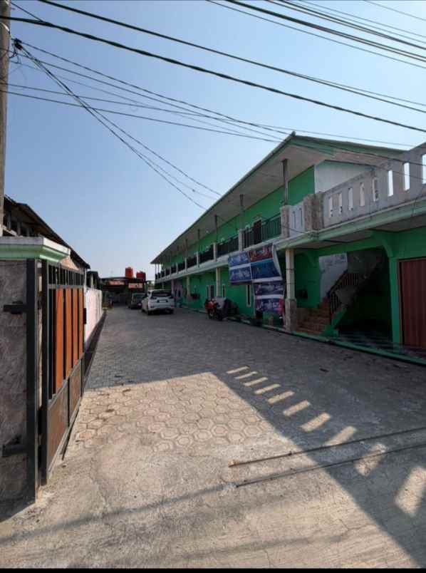dijual rm 10 pintu depan jalan raya kerawang