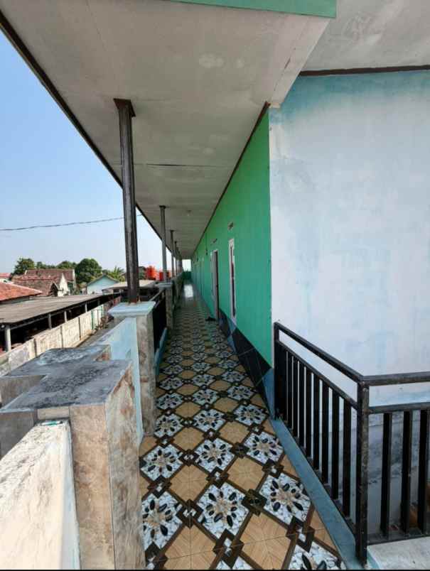 dijual rm 10 pintu depan jalan raya kerawang