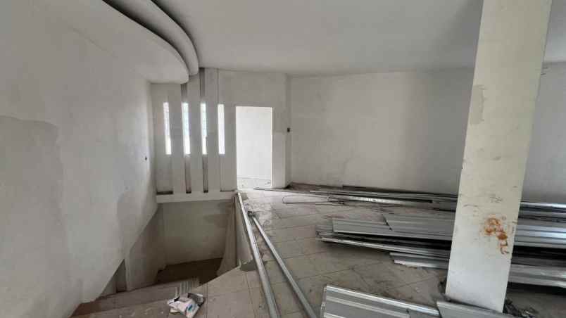 dijual ruko gudang kantor jalan wr supratman malang