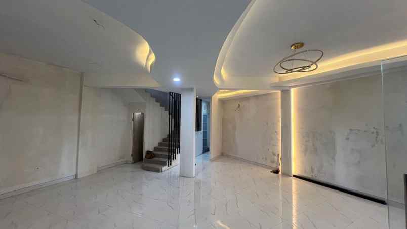 dijual ruko gudang kantor jalan wr supratman malang