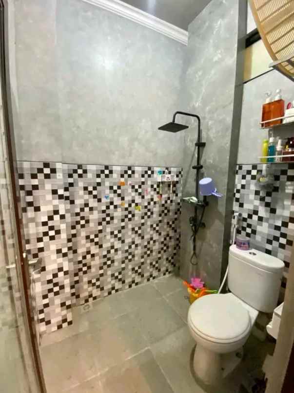 dijual rumah 1 5 lantai lokasi sawojajar 1 malang