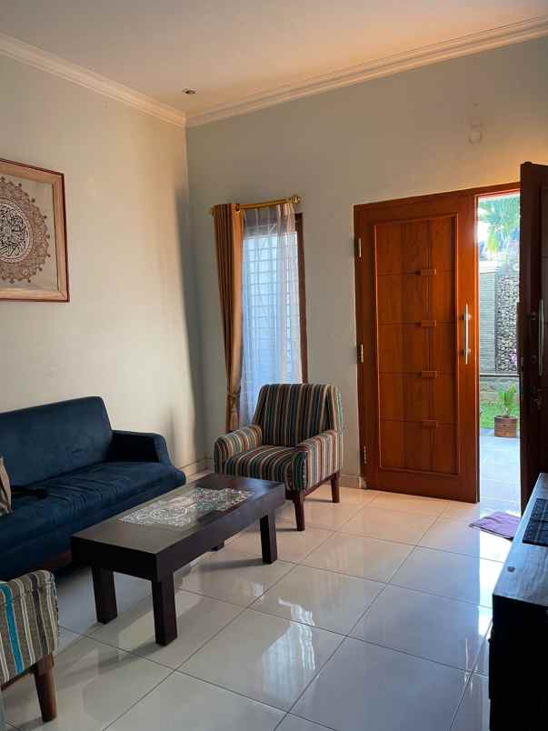 dijual rumah 2 lantai di sayap logam kota bandung