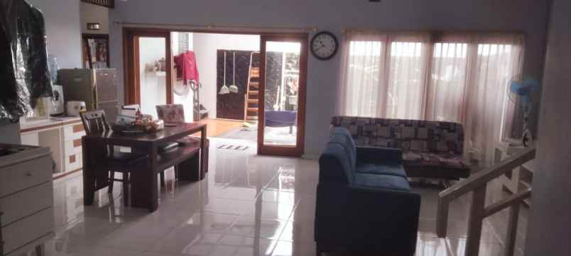 dijual rumah 2 lantai di sayap logam kota bandung
