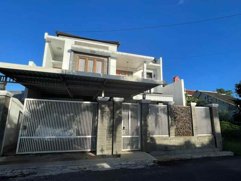 dijual rumah 2 lantai di sayap logam kota bandung