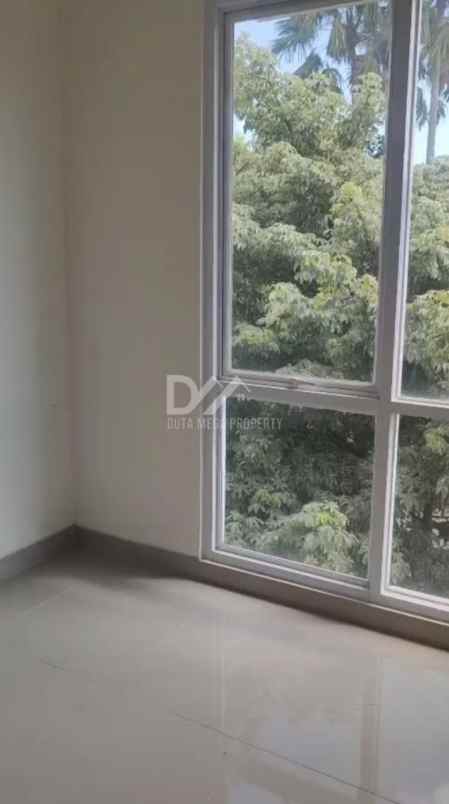 dijual rumah 2 lantai di serpong garden