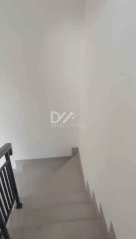 dijual rumah 2 lantai di serpong garden