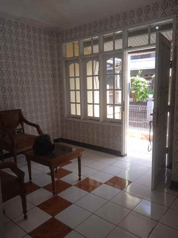 dijual rumah antapani