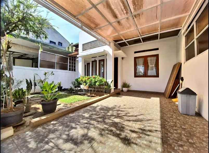 dijual rumah arcamanik