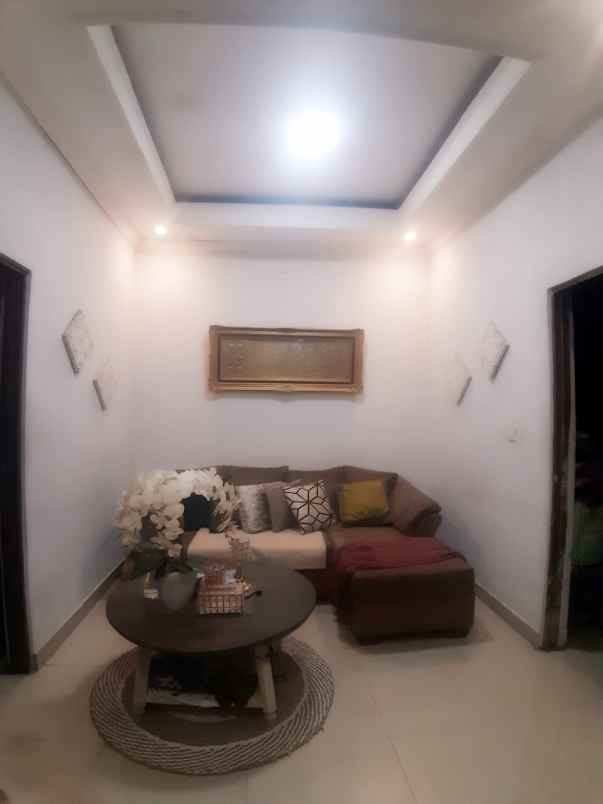 dijual rumah area kembar timur srimahi