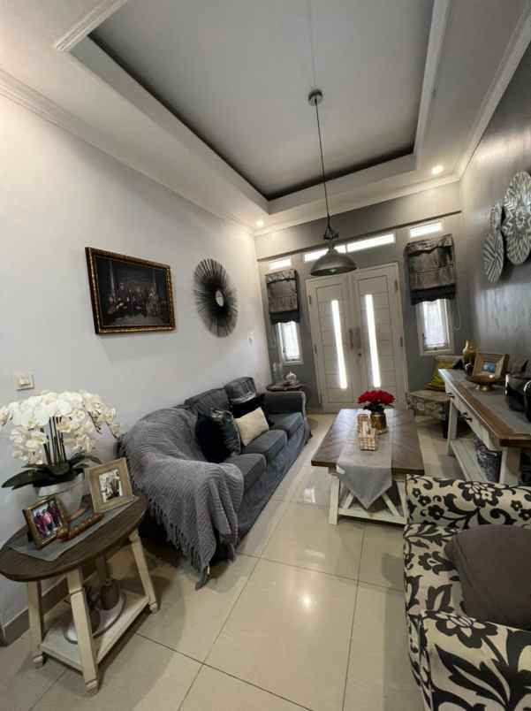 dijual rumah area kembar timur srimahi