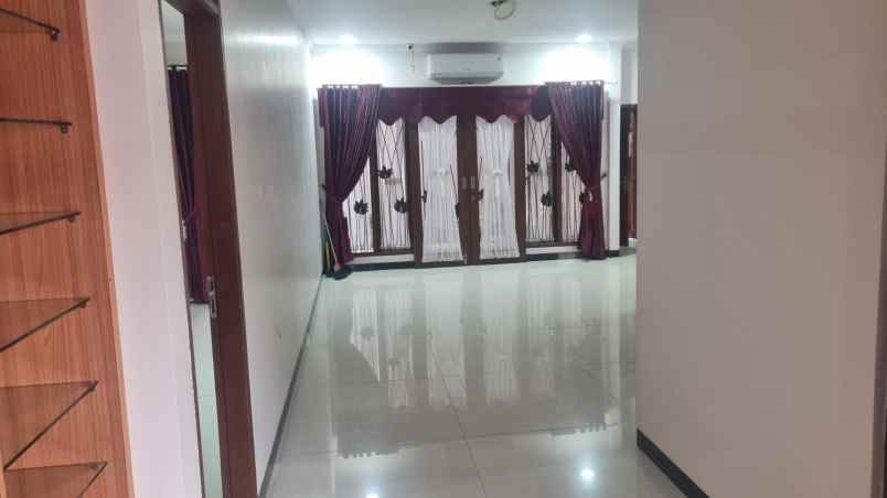 dijual rumah aria graha soekarno hatta