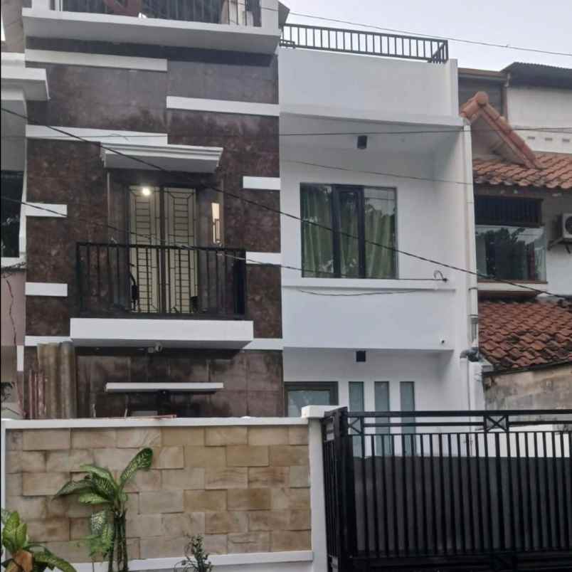 dijual rumah babatan pratama