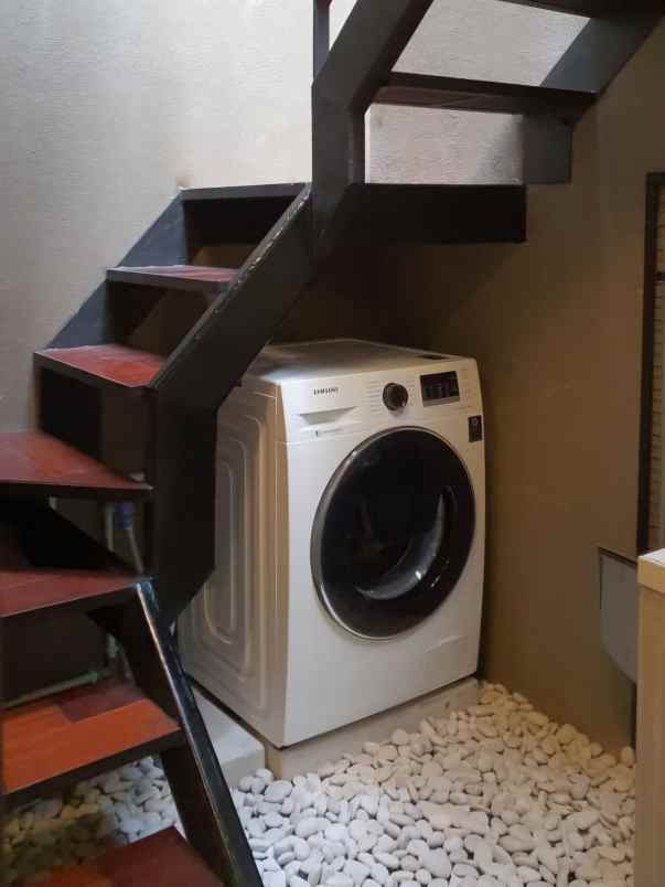 dijual rumah bambu apus jaktim